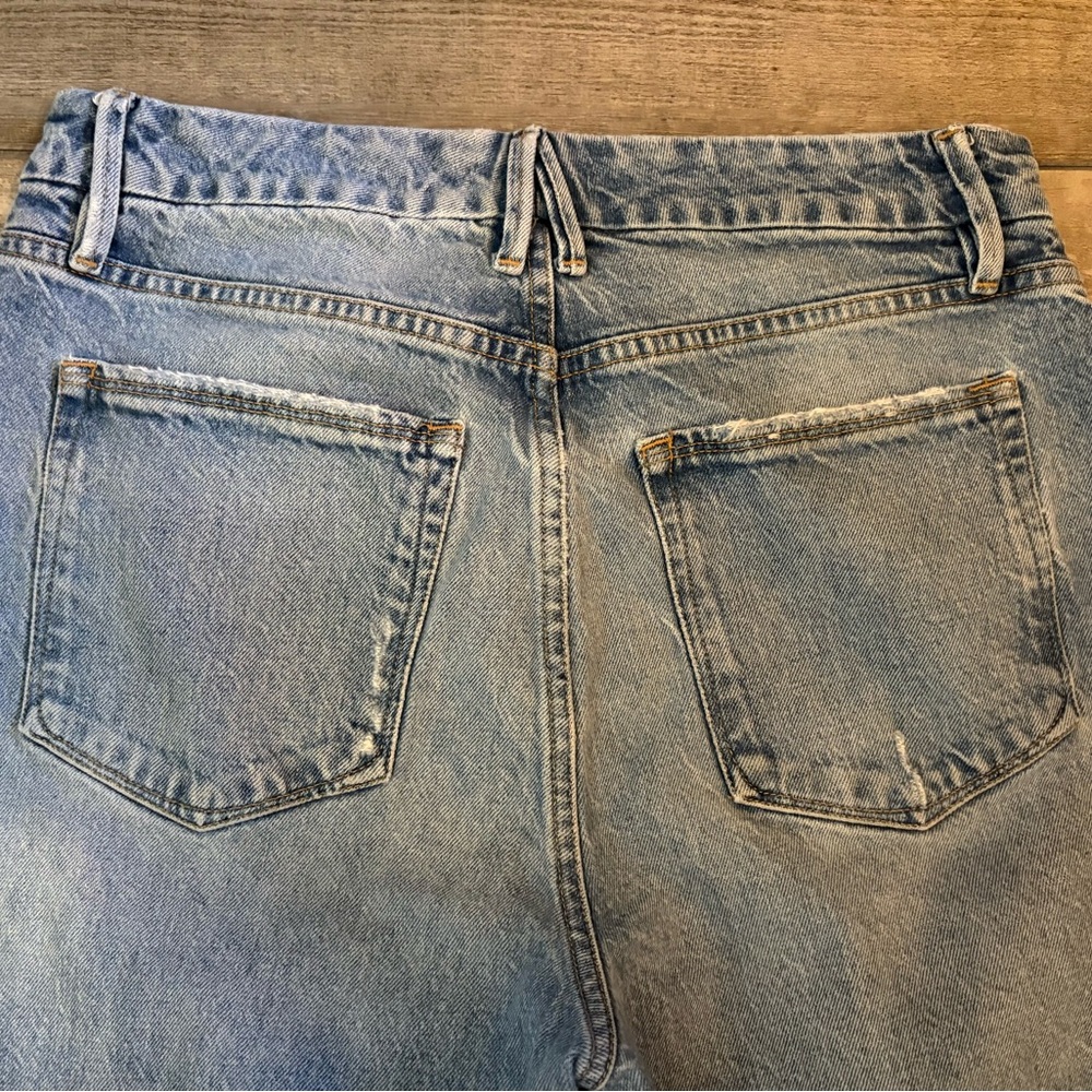 Good American High Rise Straight Ankle Jeans Distressed Light Wash 8/29 - Picture 3 of 6